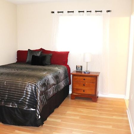 Private Room At Home Near Iad-Sterling Extérieur photo