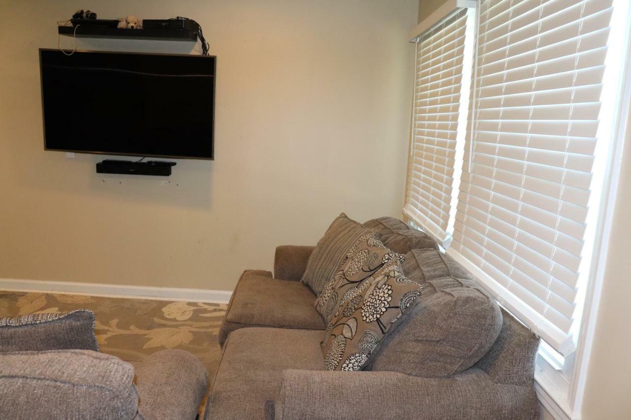Private Room At Home Near Iad-Sterling Extérieur photo